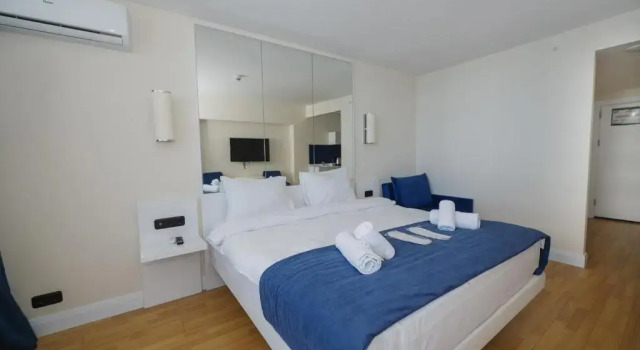 Студия Deluxe Orbi Sea Breeze Apartments