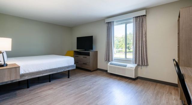 ECHO Suites Extended Stay by Wyndham Savannah Pooler, Varaa Hotelli Savannah Georgia, lähellä Frames n' Games