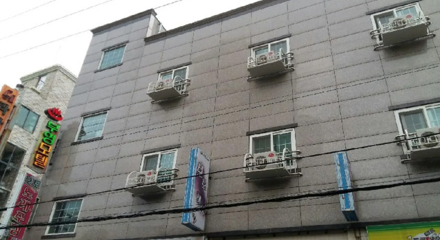 Booyoung Motel