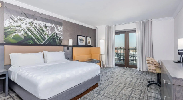 Двухместный номер Standard с балконом Holiday Inn Lafayette-City Centre by IHG