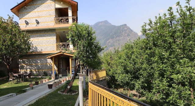 Gezellig Inn - Golden Apple