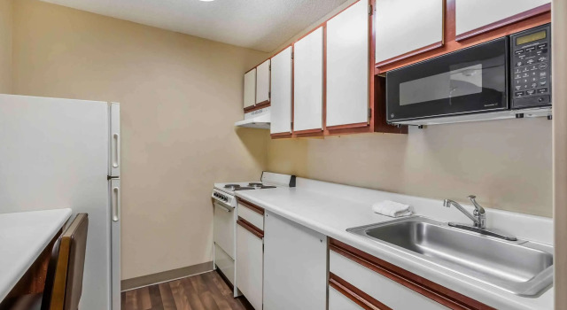 Четырёхместная студия Deluxe Extended Stay America Suites - Charleston - Northwoods Blvd