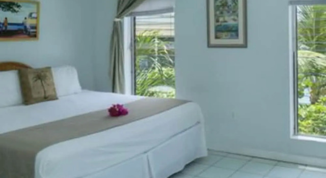 Люкс с 2 комнатами с видом на воду Coconut Coast Villas