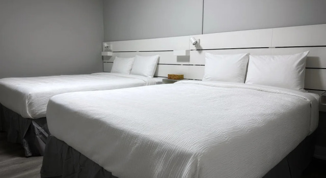 Люкс Deluxe c 1 комнатой с видом на озеро Pinedale Inn