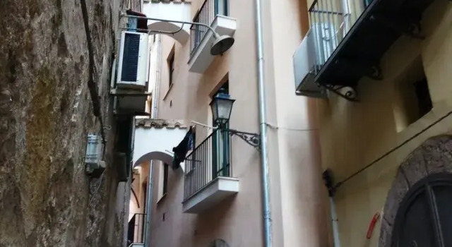 Amalfitani Salerno Centro, Забронировать Отель Salerno Old Town Салерно, рядом с Провинциальный археологический музей