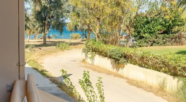 Апартаменты с балконом и с красивым видом из окна Sun Beach Apartments