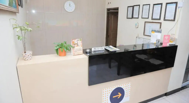SPOT ON 2559 Hotel Handayani Syariah, Rezervați Hotel Sumedang West Java