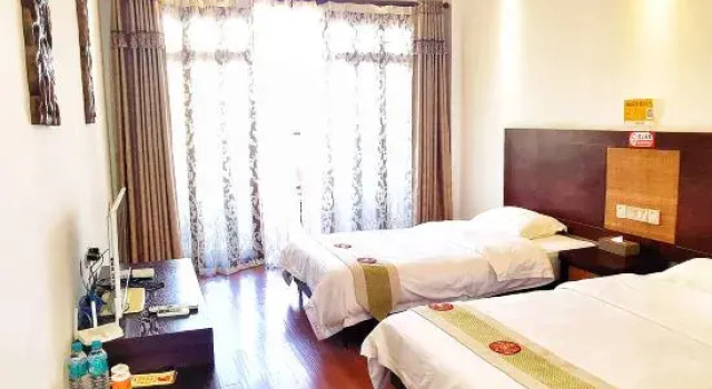 Номер Standard с балконом Zongjin Inn