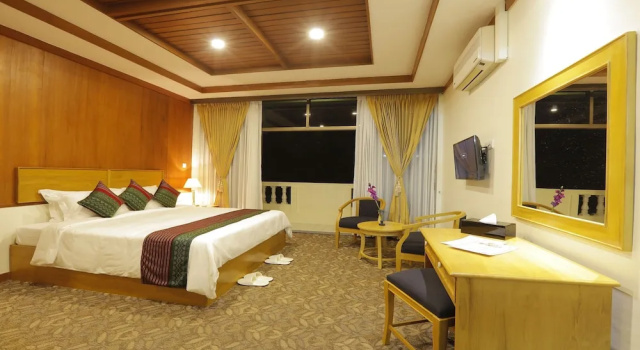Люкс с балконом и с красивым видом из окна Amazing Kengtong Resort
