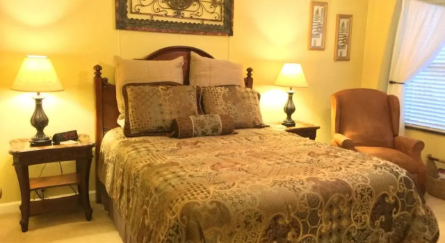 Brookside Mountain Mist Inn, Забронировать Отель Уэйнсвилл Аппалачи, рядом с Balsam Spa