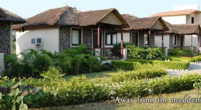 Clarks Inn Corbett Resort & SPA Corbett, Rezervovat Lázně / Resort Ramnagar Uttarakhand