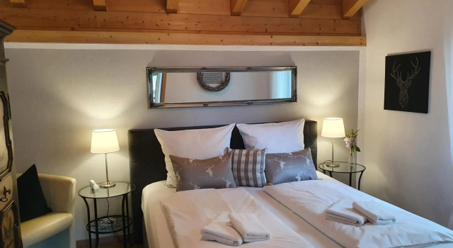 Ferienwohnung Schmuckkastl, Buchen Sie Hotel Hotels in Tittmoning mit Parkplatz, Parkplätze