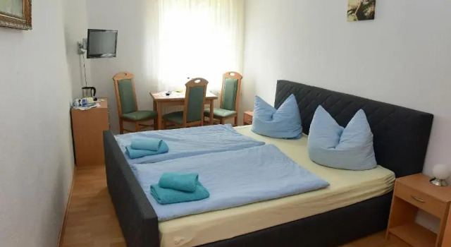 Семейный люкс Hotel garni Goldene Henne