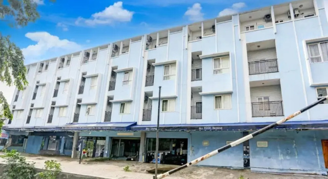 RedDoorz near Mandaya Royal Hospital Puri, Prenota Hotel Hotel a Tangerang con parcheggio, Parcheggio