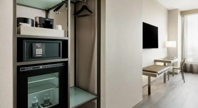 Номер Standard AC Hotel by Marriott Bethesda Downtown