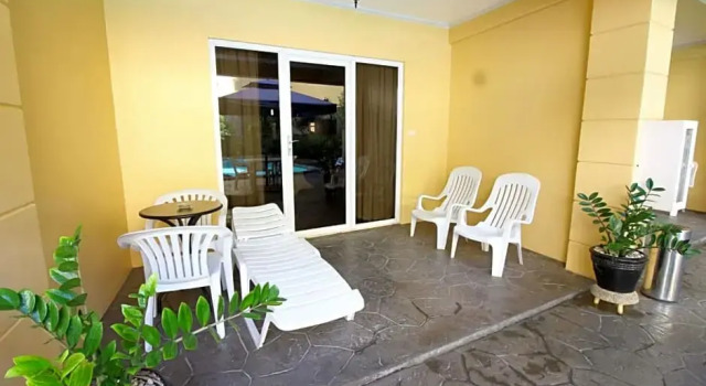 Люкс с видом на бассейн Mermaid Resort Puerto Galera