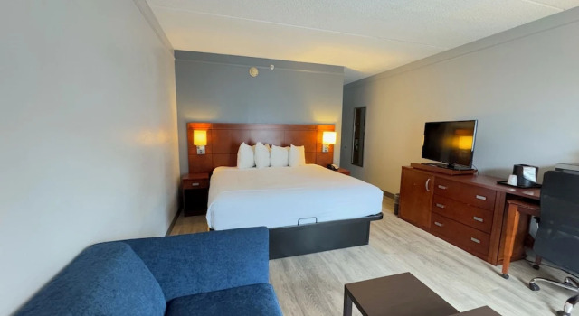 Двухместный номер Deluxe Super 8 by Wyndham Dallas Love Field Airport