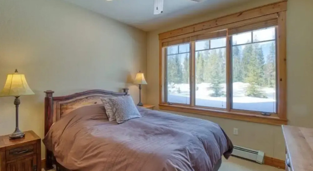 Private Family Friendly 2 Bedroom Townhome Located in East Keystone With Access to Free Shuttle Service