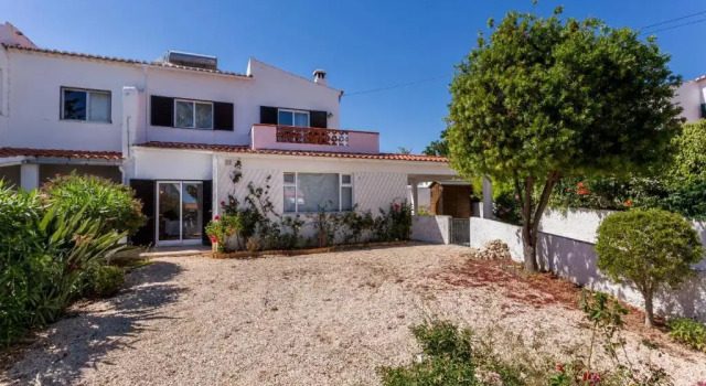 Casa Furneaux by Seewest