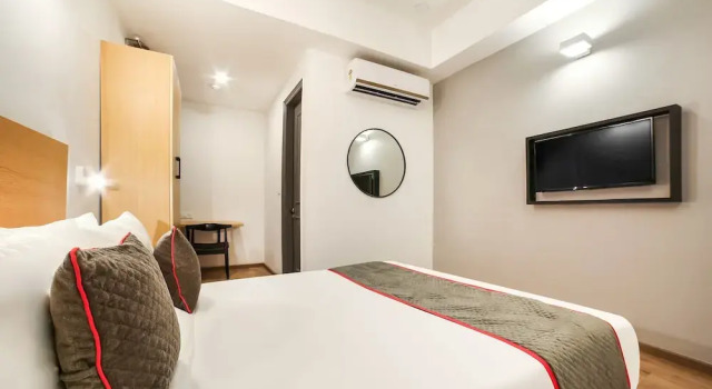 Oyo Townhouse 178 Sector 52, Забронировать Отель Гургаон 
