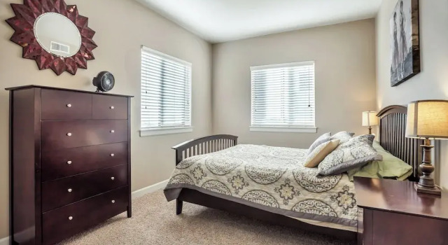 Номер Deluxe Condo Near Convention Center Sleeps 9