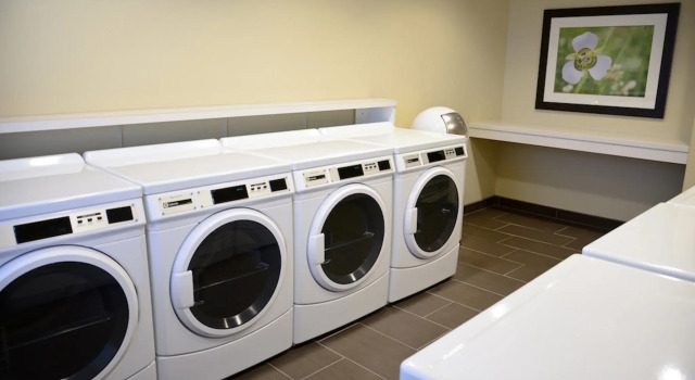 Candlewood Suites Denver Northeast - Brighton, an IHG Hotel, Buchen Sie Hotel Brighton Colorado