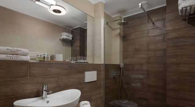 Номер Comfort Honour and Grace Hotel