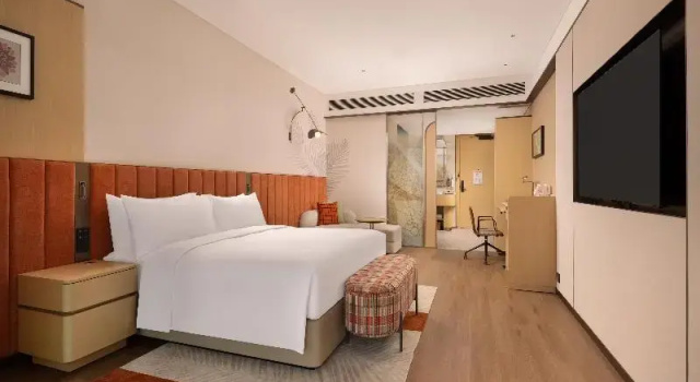 Двухместный номер Standard с видом на бассейн Hilton Garden Inn Xishuangbanna Railway Station