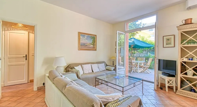 Beautiful Air-conditioned House 5 Minutes From the Croisette and Beaches, Забронировать Отель Pointe Croisette 