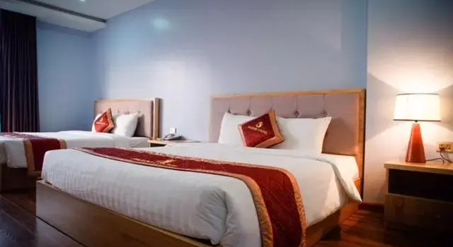 Двухместный номер Deluxe Phoenix 3 International Hotel