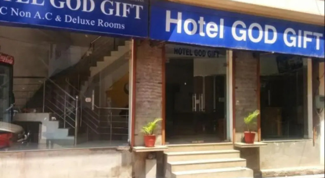Hotel God Gift