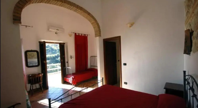 Camera tripla Standard B & B Stillachiara