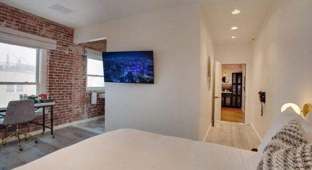 Venice V Hotel
