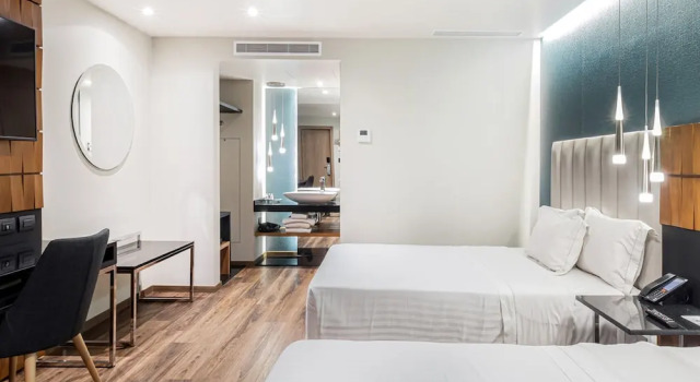 Четырёхместный номер Standard Hotel Real del Rio