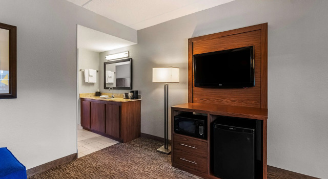 Четырёхместный люкс Best Western Bridgeview Hotel