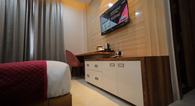 Hotel Taj Crown Plaza