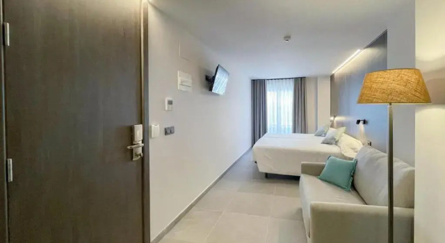 Двухместный номер Standard Hotel Quatre Llunes