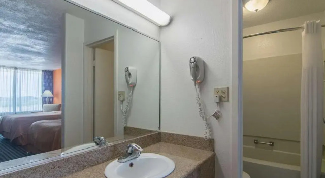 Четырёхместный номер Deluxe Motel 6-Liberal, KS