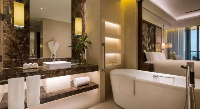 Номер Standard с балконом и с видом на сад Hilton Wenchang