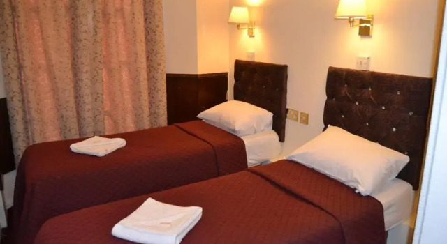Трёхместный номер Standard Hyde Park Court Hotel