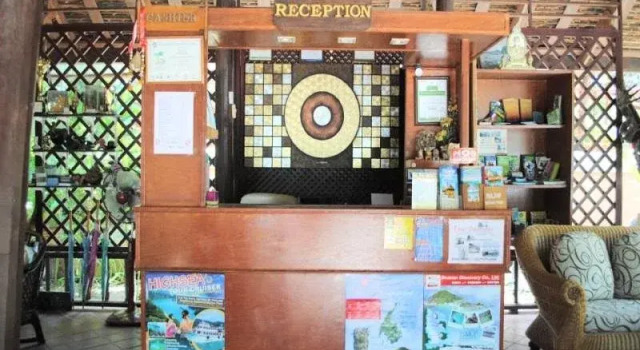Harry's Bungalows & Restaurant