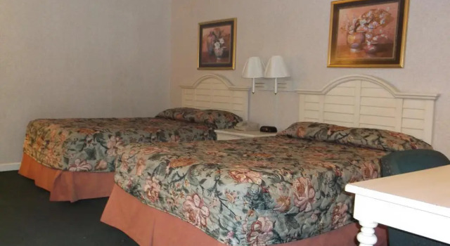 Azalea Inn & Suites, Забронировать Отель Отели Уилмингтон с парковкой, Парковка