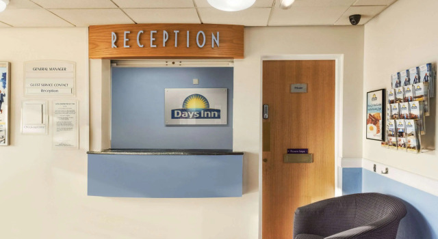 Days Inn by Wyndham Watford Gap, Book Hotel Hoteller i Daventry med parkering, Parkering