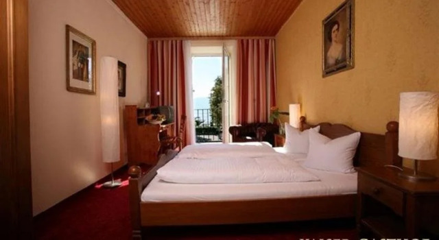 Hotel-Restaurant Kaisergasthof, Book Hotel Weyregg 