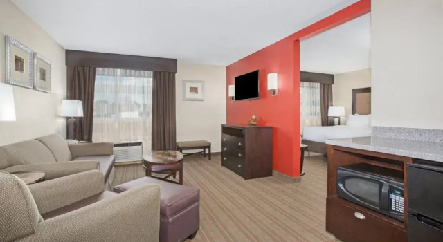 Люкс Holiday Inn Riverton-Convention Center by IHG