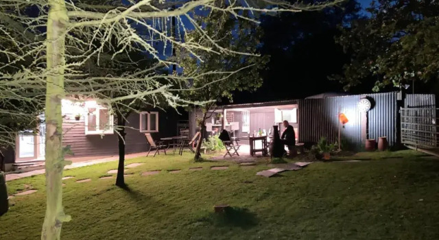 Коттедж 2-Bed Cabin Sleeps 4 -Small Pets Ok -Free Parking