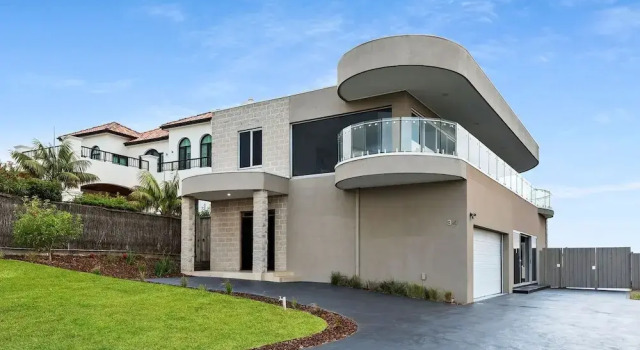 Cliffside Castle With Bay And City Views, Book Vacation Home Melbourne 