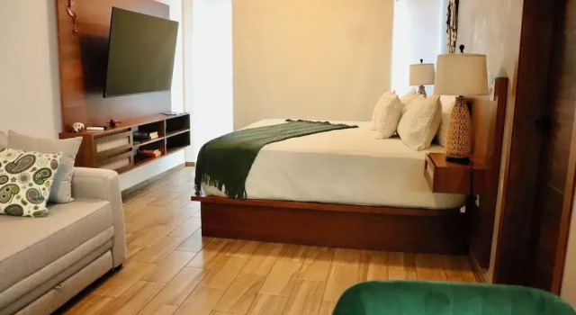 Двухместная студия Luxury с балконом Sunset Kin Beach Apartments