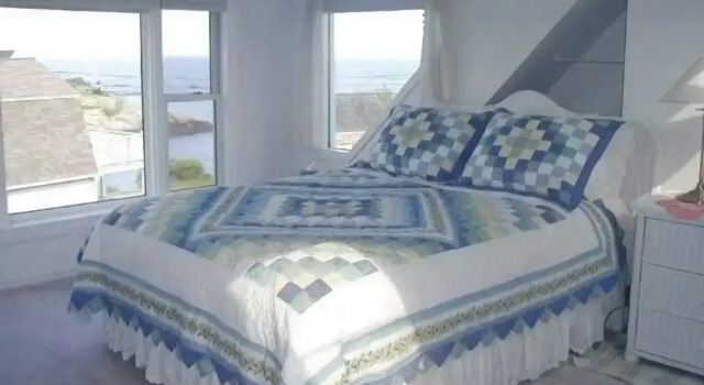 Perkins' Cove Gem - Q934 Ocean view home with one bedroom loft in the heart of Perkins Cove 1 Condo by RedAwning, Rezerwuj Hotel Ogunquit Beach 