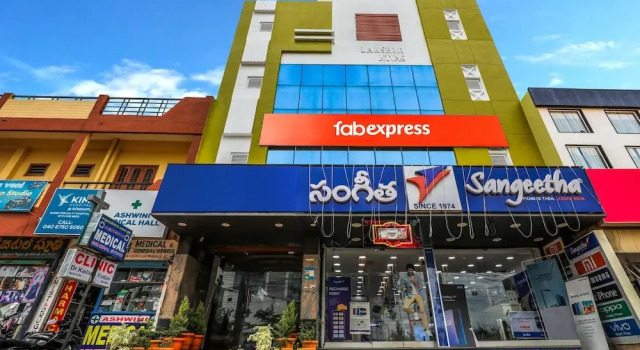 Super Collection O Sharath City Mall Formerly Delight Inn Gachibowli, Забронировать Отель Отели Гачибоули с завтраком, Завтраки